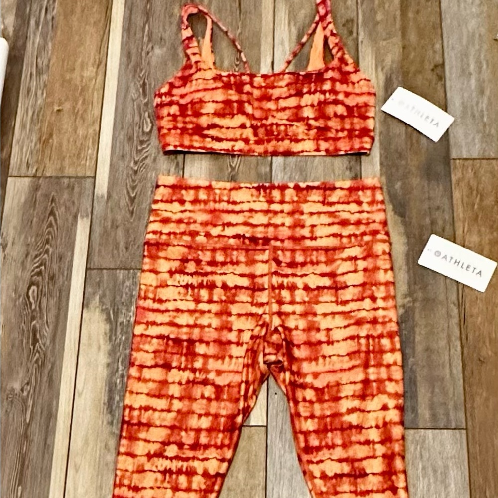 ATHLETA BRAND NEW WORKOUT SET CAPRIS & TOP. SIZE L